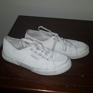 Superga white tennis shoes